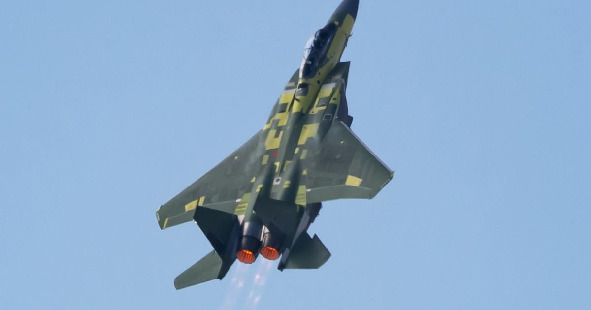 F-15EX New-Generation Eagle Fighter Makes First Flight | Aviation