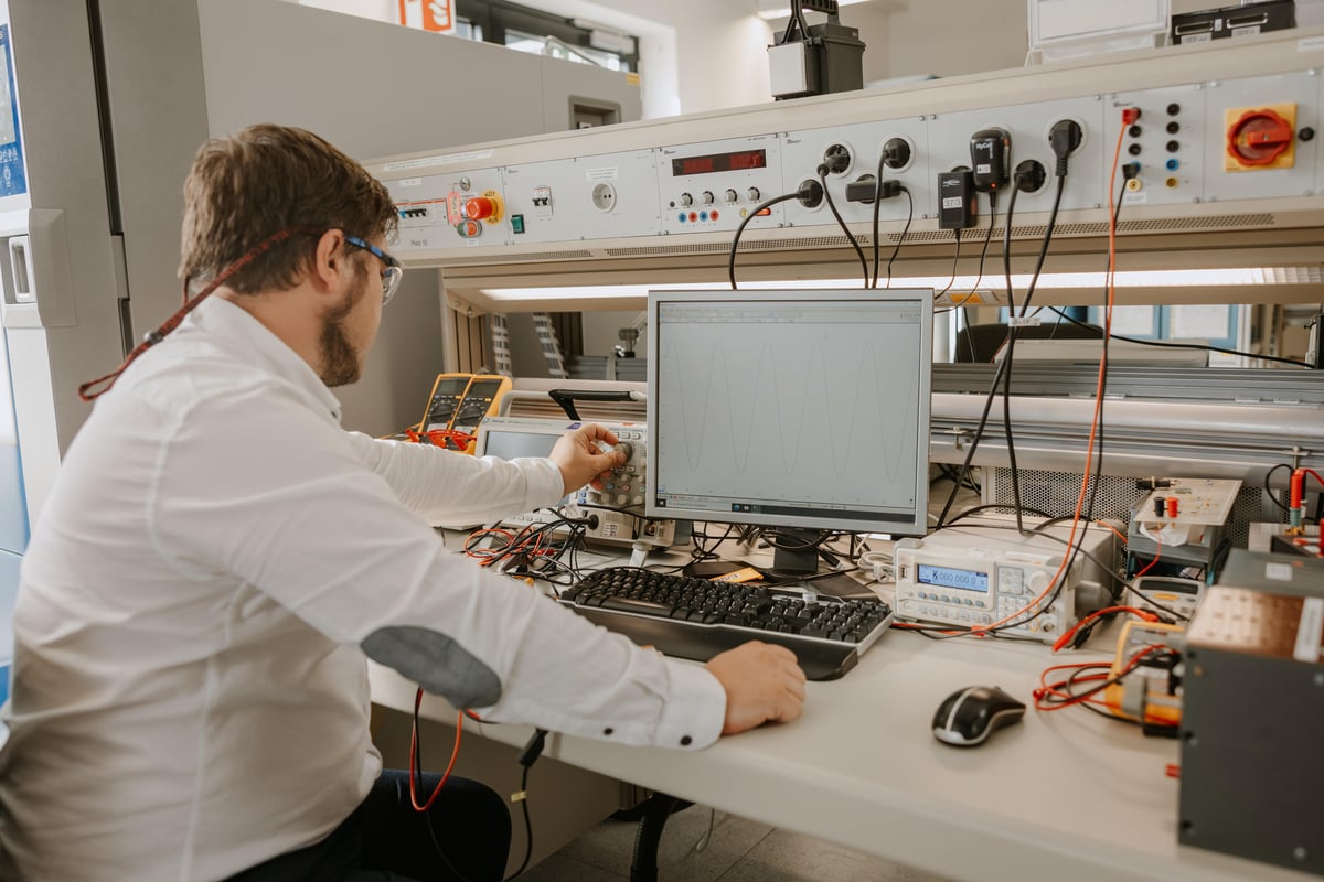 Collins Delivers Power Control Unit for SWITCH Hybrid-electric ...