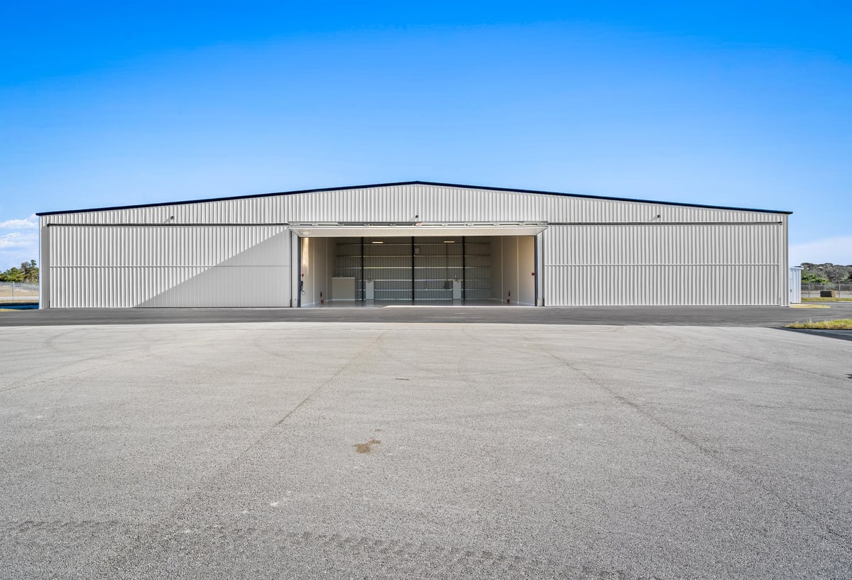 New Hangar Complex Opens at Florida’s Vero Beach Regional Airport ...