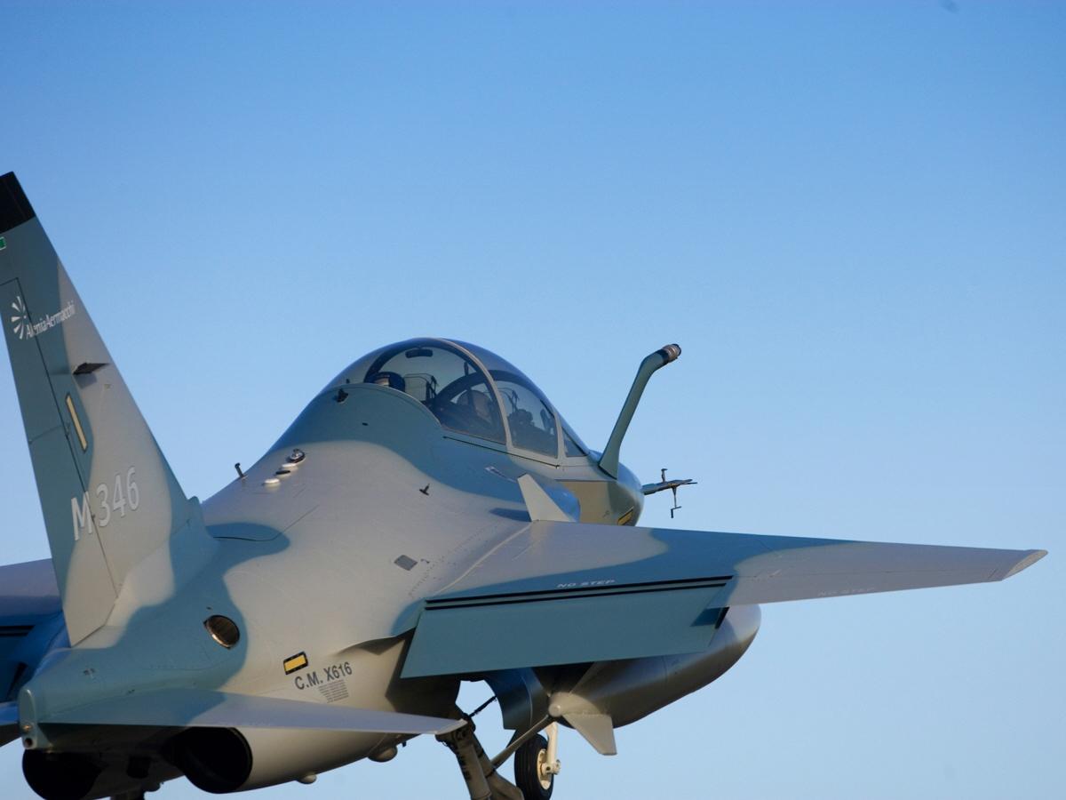 アスマ Israeli M-346s Advance, And Are Named Lavi | Aviation
