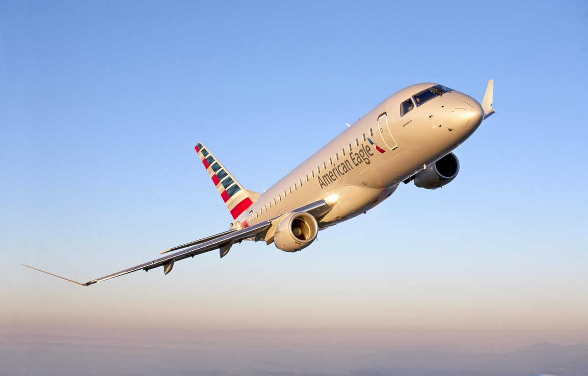 American Pulls Trigger on Big Regional Jet Orders | Aviation ...
