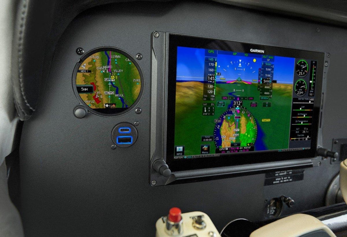 Garmin Adds Power, Type-C to USB Ports | Aviation International News