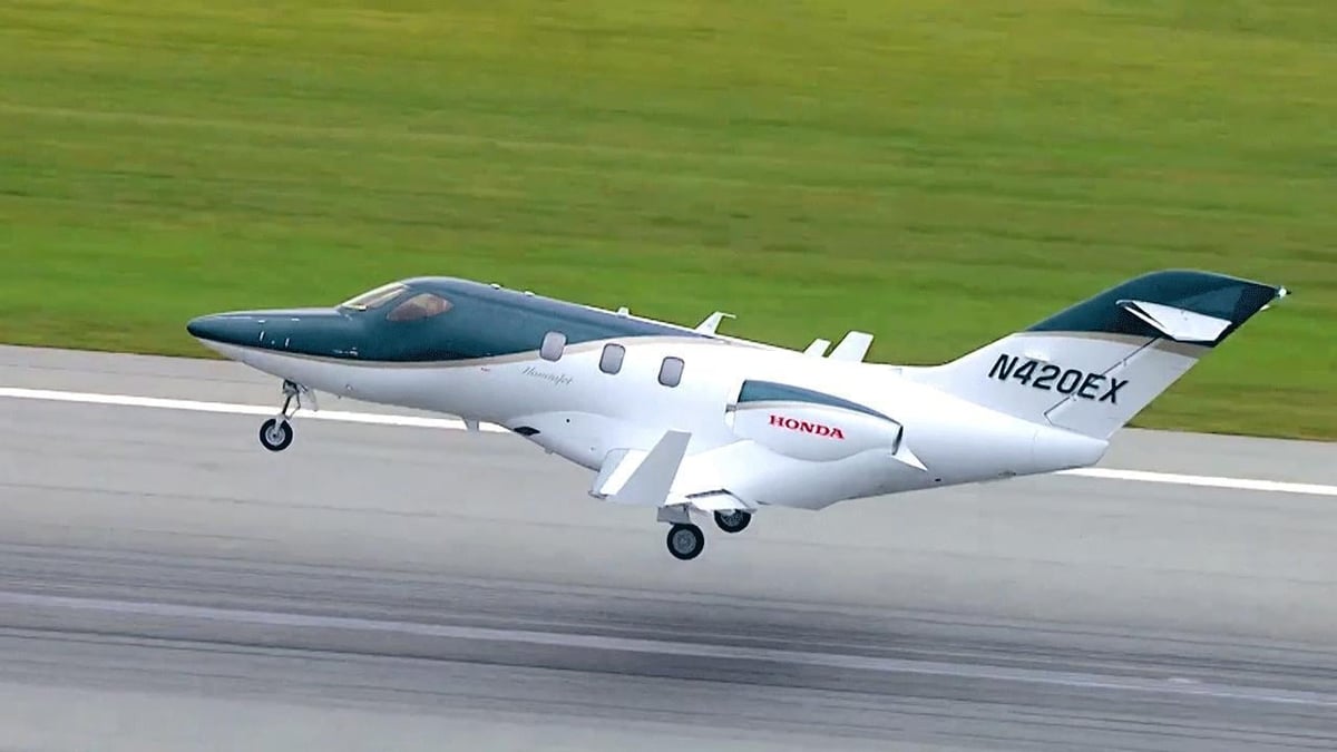 Flying the New HondaJet | Aviation International News