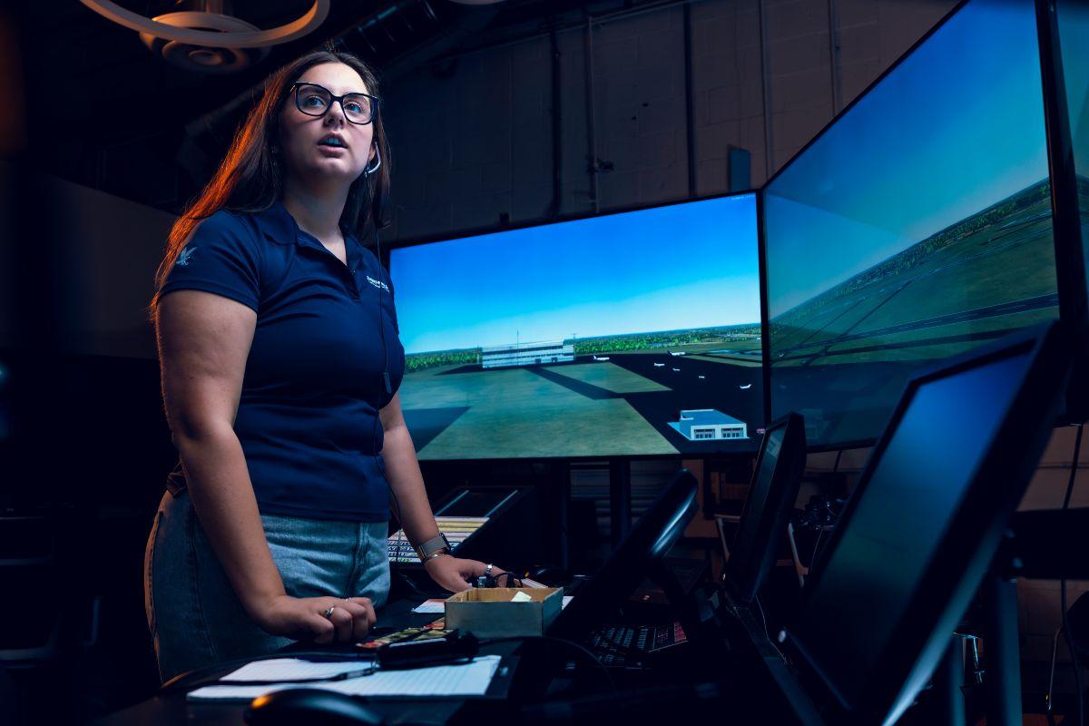 FAA Adds Embry-Riddle Prescott Campus to Controller Training Program | AIN