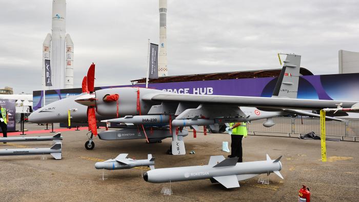  Bayraktar Akinci UAV 