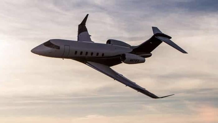 Challenger 300 business jet