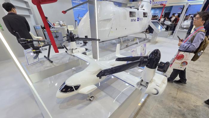 A subscale model of the Lanying R6000 tiltrotor aircraft on display at the 2026 Singapore Airshow.