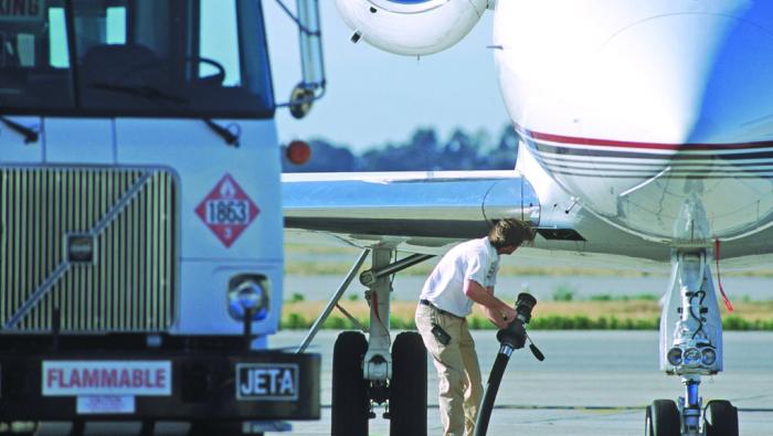 Fueling private jet