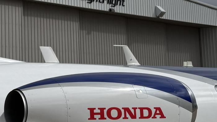 Straight Flight hangar with HF120 engine