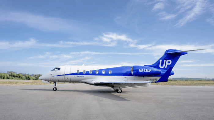A Wheels Up Challenger 300