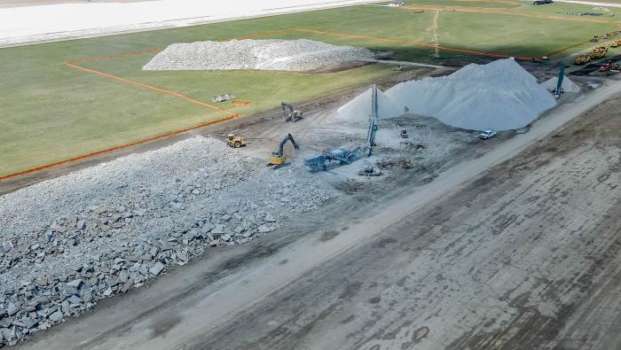 Work on Runway 18/36 on at KLNK
