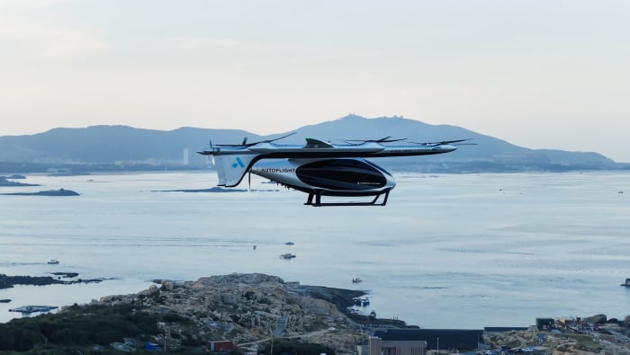 AutoFlight V2000CG CarryAll eVTOL aircraft