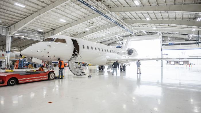 Bombardier Global 6000 in hangar 