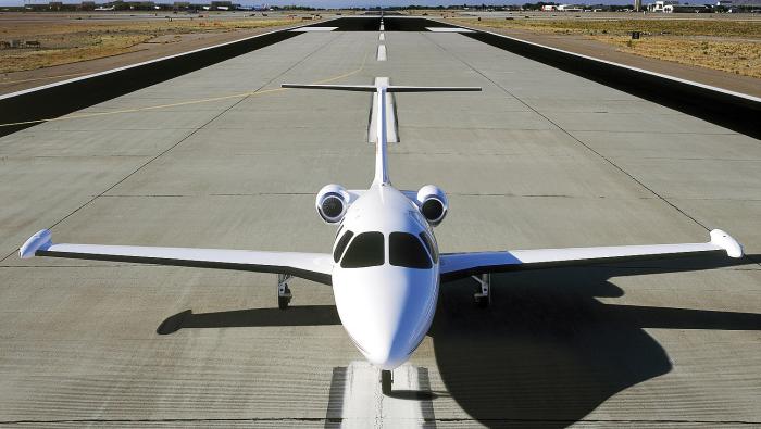 Eclipse 500 on runway