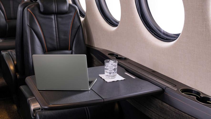 Textron Connectivity_Cabin-and-Laptop