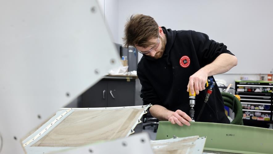 Duncan Aviation composite manufacturing