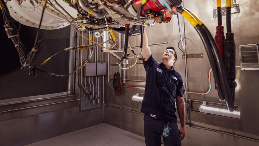Duncan Aviation technician