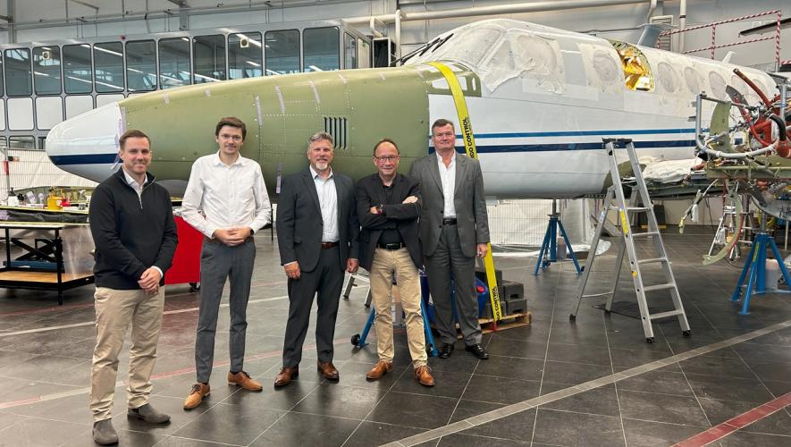 Atlas Air Service and Textron Aviation executives 