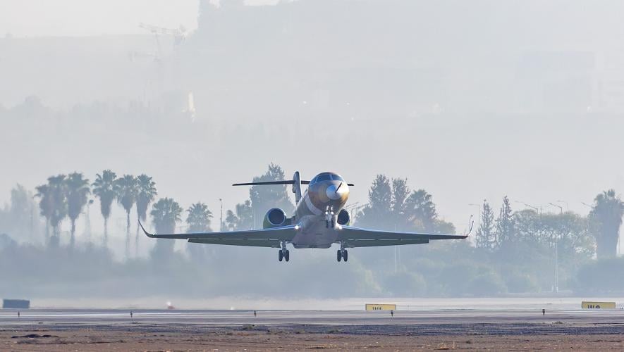 Gulfstream G300 makes its first flight