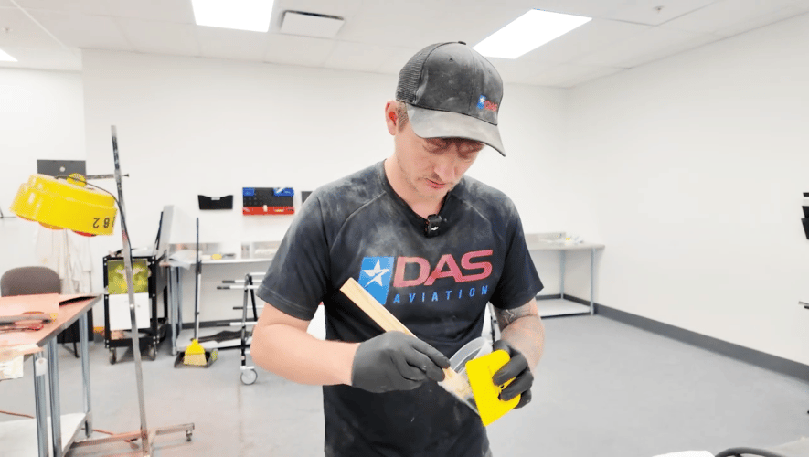 DAS Aviation technician