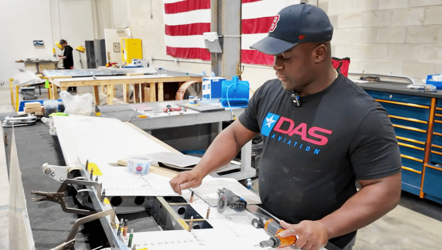 DAS Aviation technician