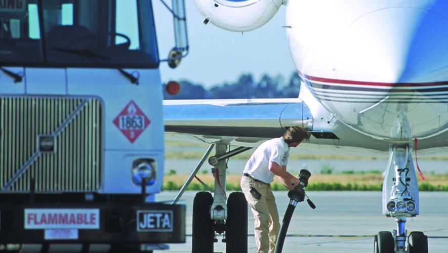 Fueling private jet