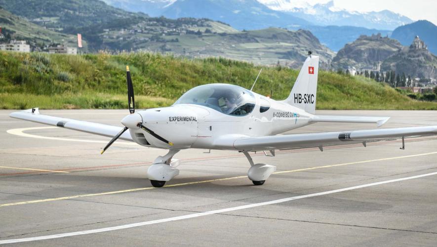 B23 Energic taxiing on runway