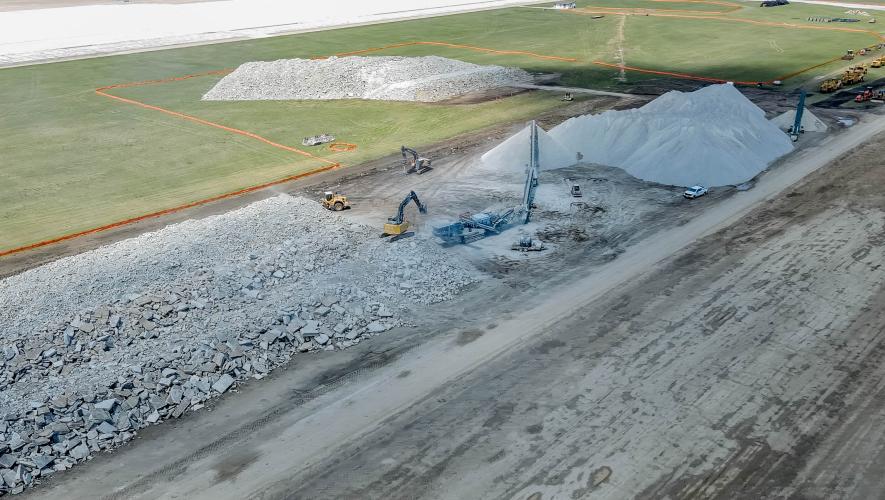 Work on Runway 18/36 on at KLNK
