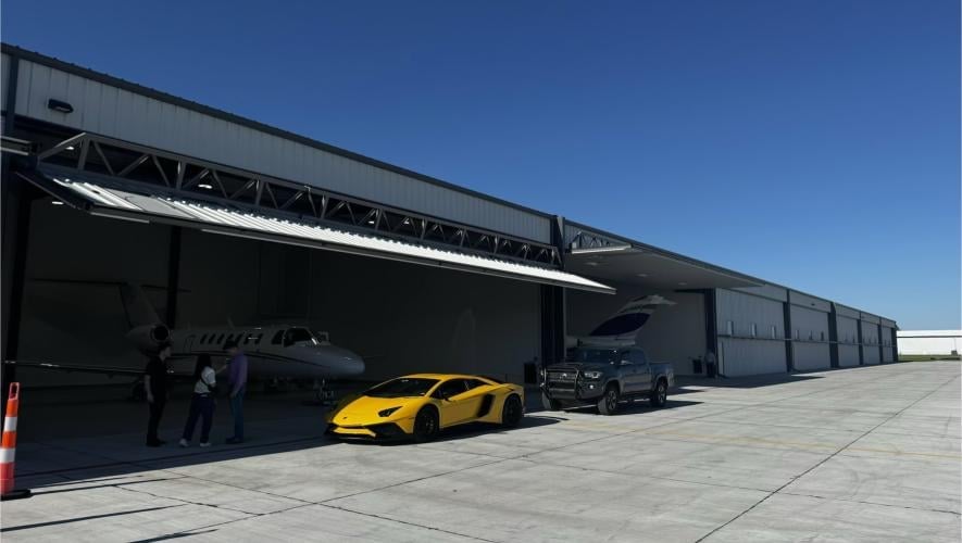 Spirit Sky Club hangars at KSUS
