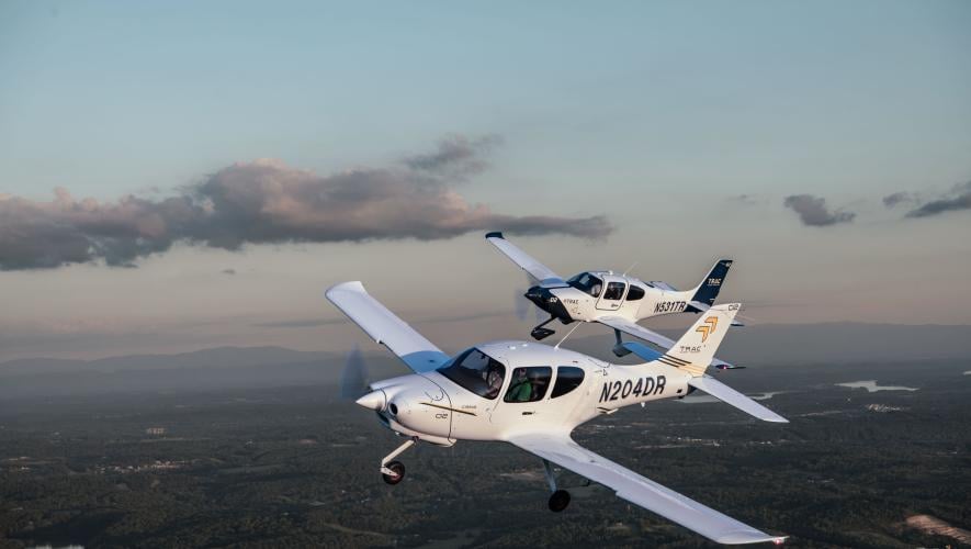Cirrus TRAC10 training airplane