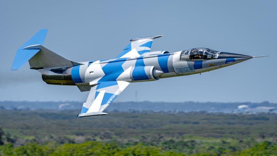 Starfighters Space F-104 in flight 