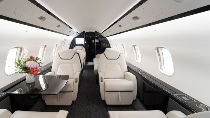 Duncan Aviation CL300 interior