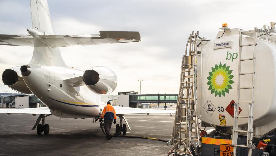 Air BP refuels a business jet