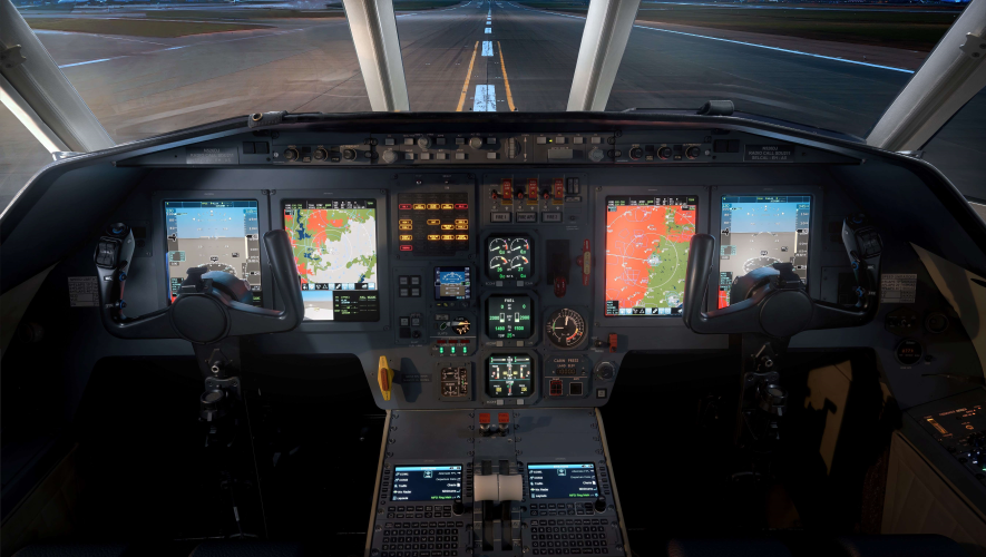 Universal InSight system in Falcon 2000