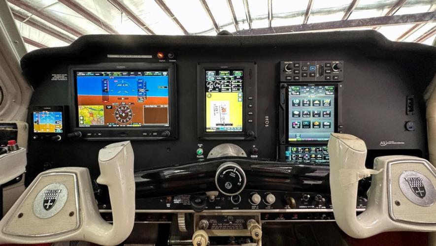 Upgraded cockpit of a Beechcraft Debonair