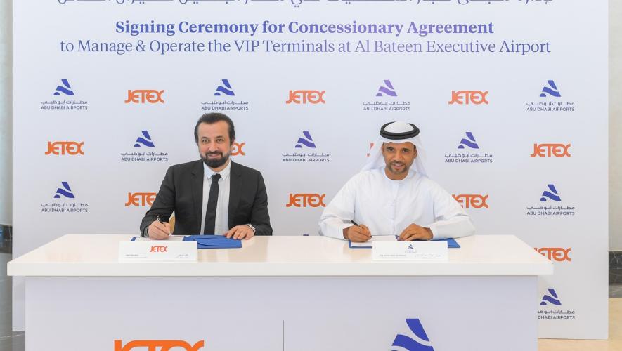 Adel Mardini, founder and CEO, Jetex (left) and Eng. Jamal Al Dhaheri, managing director and CEO, Abu Dhabi Airports, sign the FBO agreement for Al Bateen Executive Airport in Abu Dhabi (Credit Jetex)