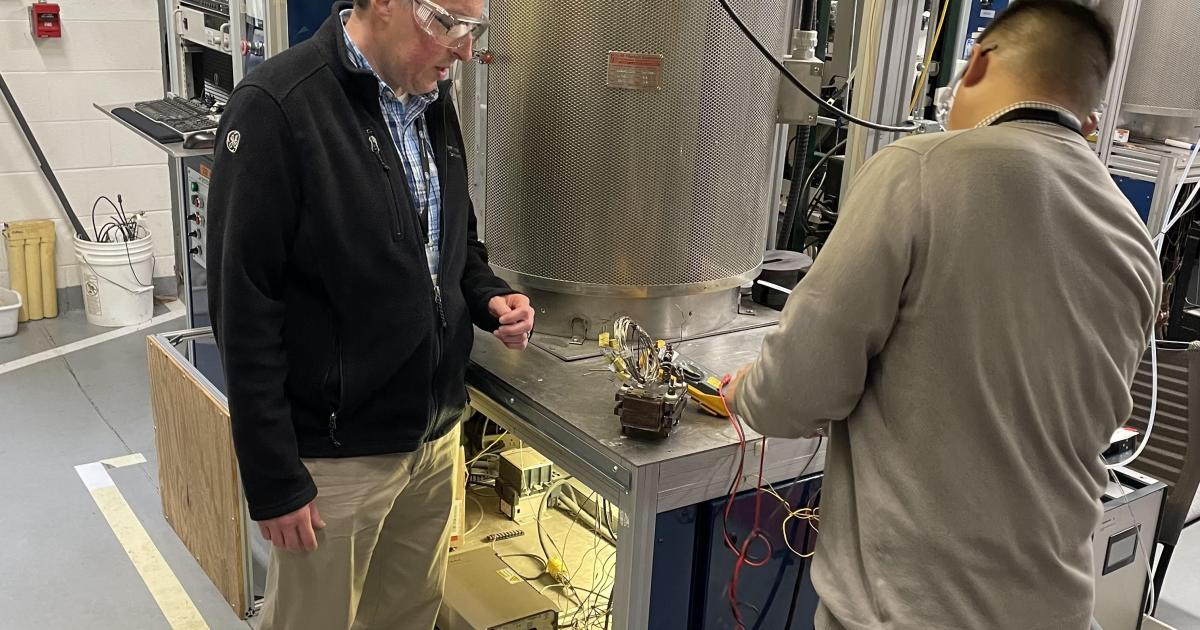 GE engineers preparing fuel cell for testing