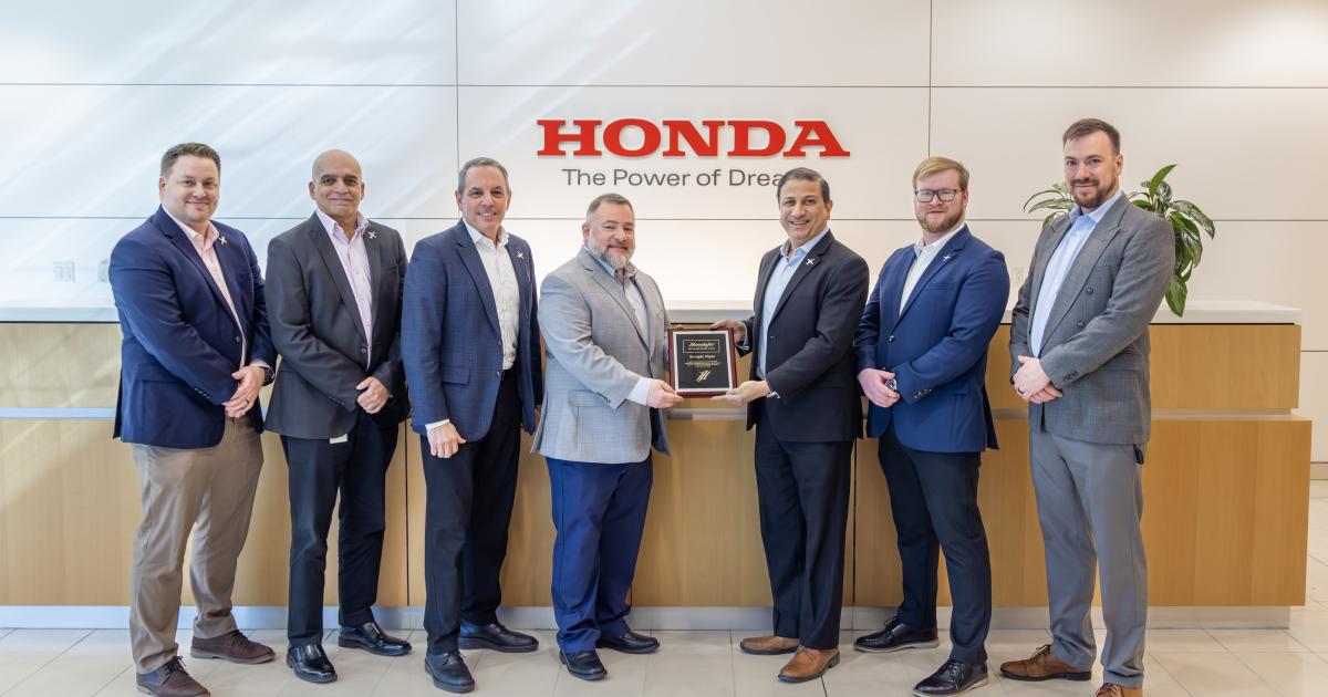 Straight Flight and Honda Aircraft executives