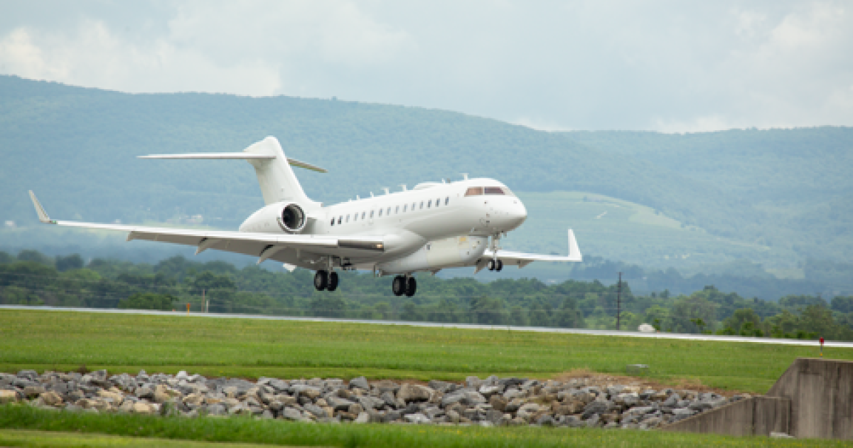 Modified Global 6500 in flight 