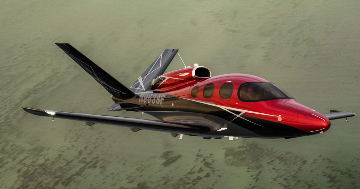 Cirrus G3 Vision Jet in flight 