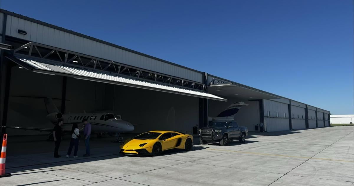 Spirit Sky Club hangars at KSUS