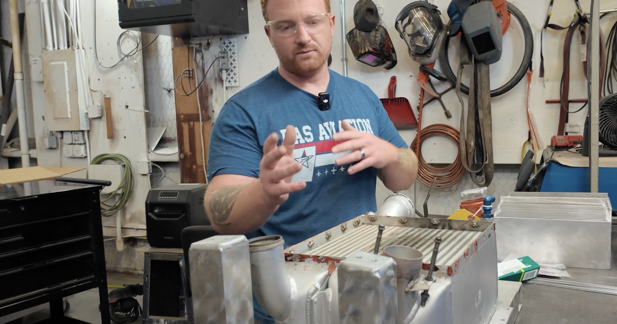 DAS Aviation technician in shop