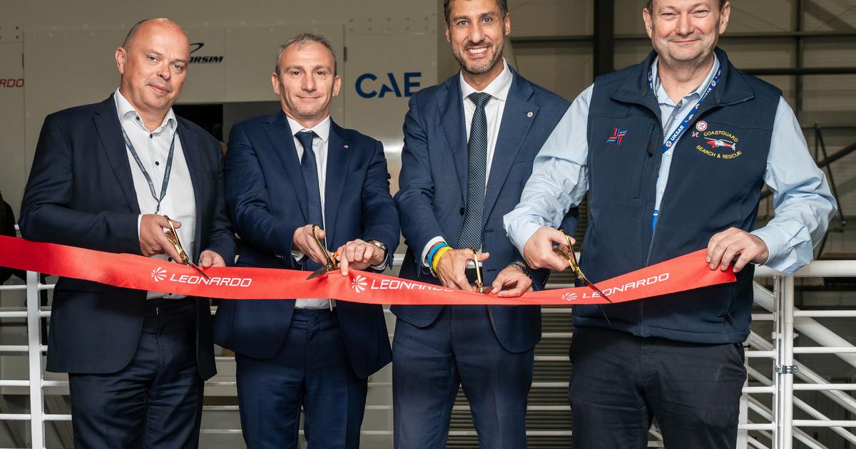 Inauguration of level-D AW139 flight simulator at Bristow Aberdeen