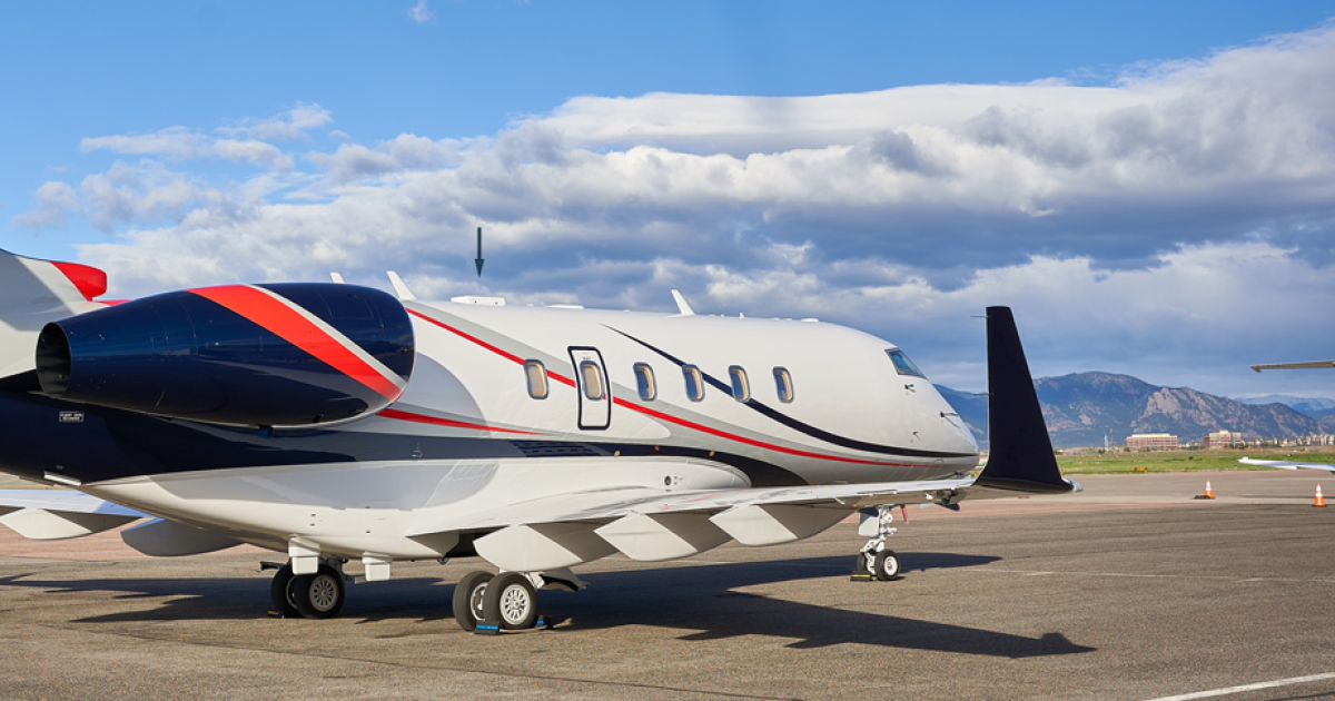 An arrow points to the Gogo Galileo HDX antenna on top of the fuselage of a business jet