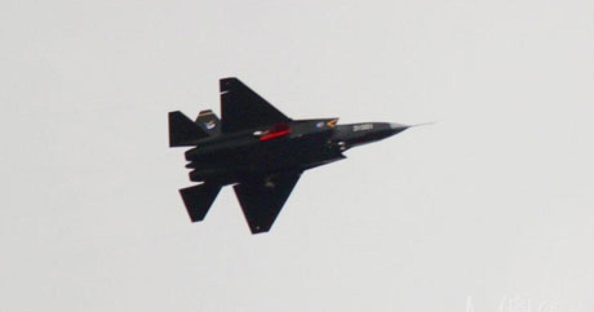The Chinese J-31 stealth fighter on its first flight on October 31. (Photo: Chinese Internet)