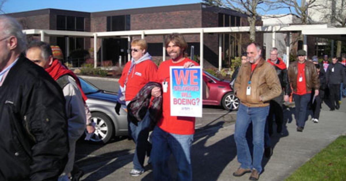 SPEEA members walk a picket line outside Boeing facilities in Kent, Washington, on January 16. (Photo: SPEEA)