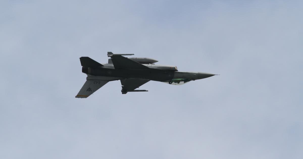 An F-16 in the flying display underlines interest in possible future variance with the AESA radar. (Photo by David McIntosh.)