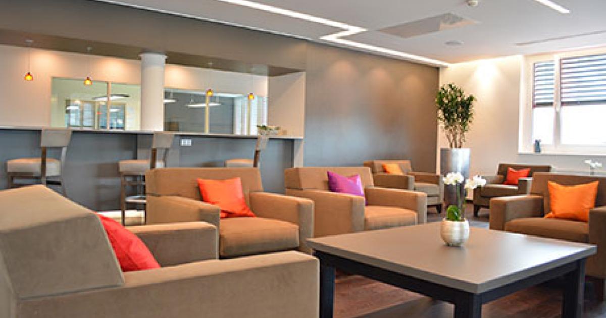 Jet Aviation Basel’s refurbished 1,700-sq-ft maintenance customer lounge features the chain’s new corporate look.