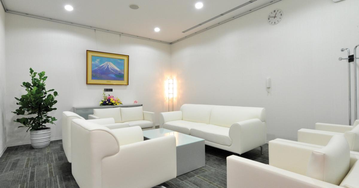 The lounge in Narita’s Premier Gate business aviation terminal offers drink service, a concierge, as well as currency exchange and catering by prior arrangement.

