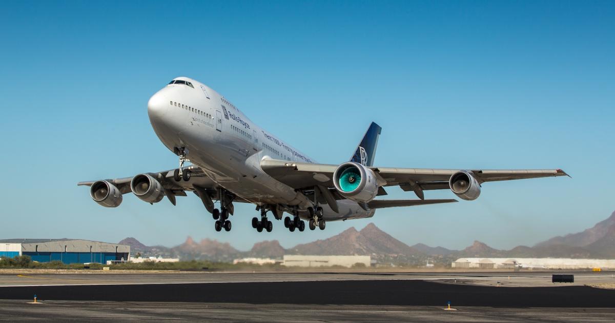 Rolls-Royce's Boeing 747 test bed takes off from Tucson, Arizona, carrying a Trent 1000 equipped with CTi fan blades. (Photo: Rolls-Royce)